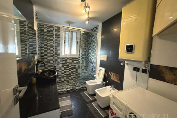 Appartamento in affitto a Tirana 2+1, Arredato