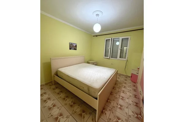 Appartamento in vendita a Tirana 1+1, SemiArredato