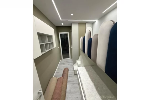 Appartamento in vendita a Tirana 2+1, Arredato