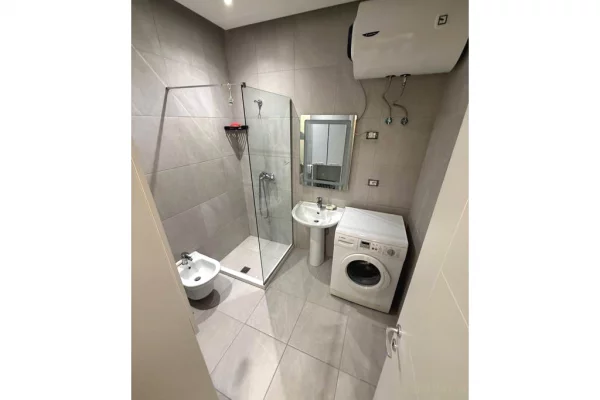 Appartamento in vendita a Tirana 2+1, Arredato