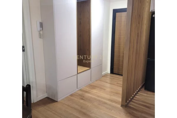 Appartamento in affitto a Tirana 2+1, Arredato