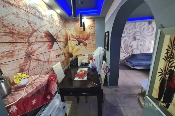 Appartamento in vendita a Tirana 2+1, Arredato