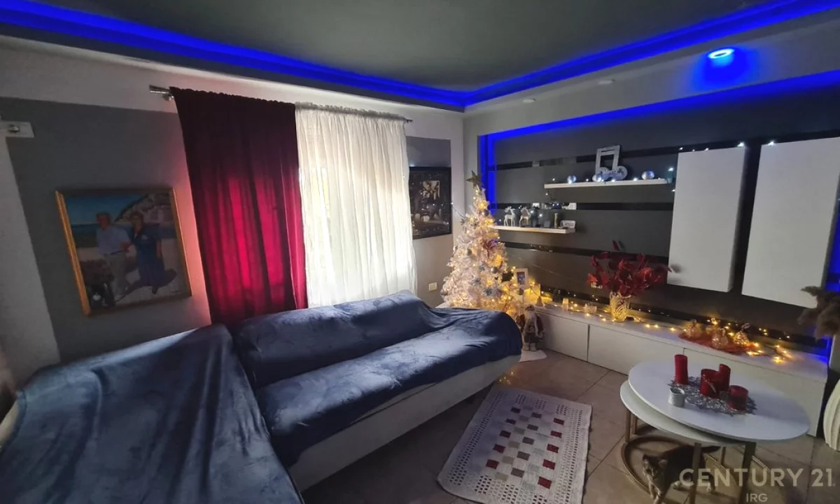 Appartamento in vendita a Tirana 2+1, Arredato