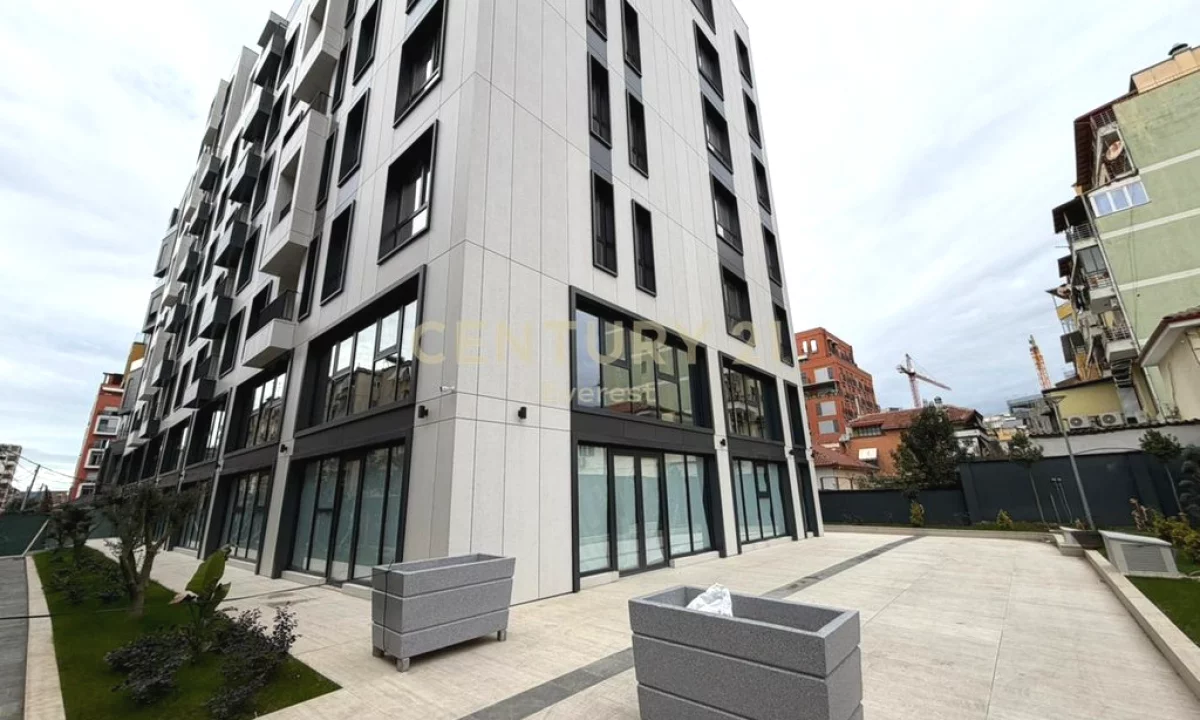 21-DHJETORI, JAPIM ZYRE PER QIRA 800 Euro /Muaj