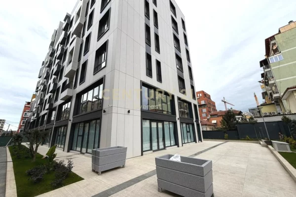 Ambient biznesi me qera 3+1 ne Tirane - 800 Euro