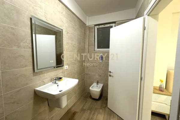 Appartamento in affitto a Tirana 2+1, Arredato