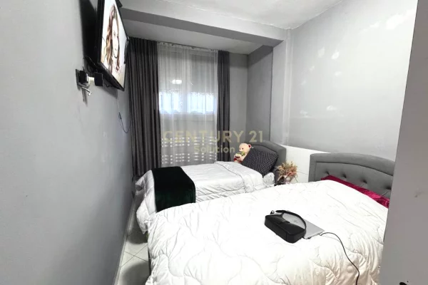 Appartamento in vendita a Tirana 2+1, Arredato