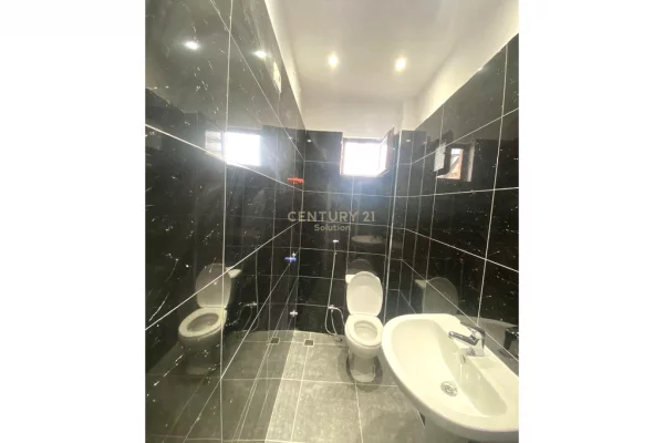 Appartamento in vendita a Tirana 2+1, Arredato