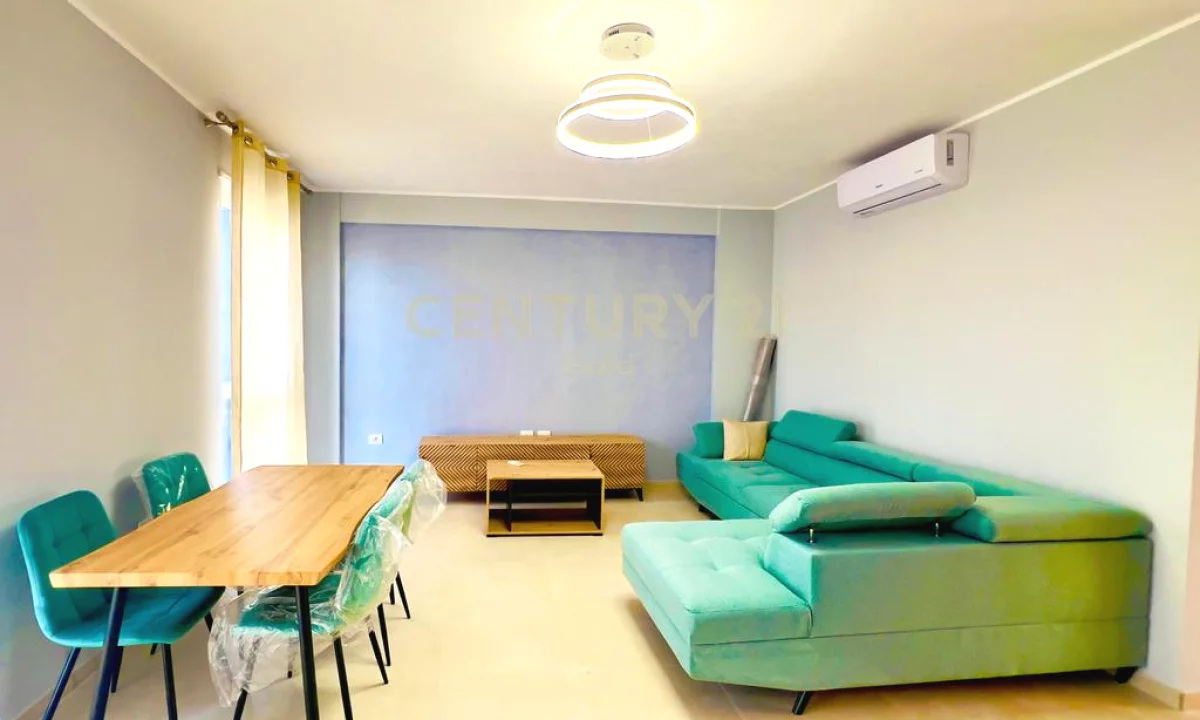 Appartamento in affitto a Tirana 2+1, Arredato