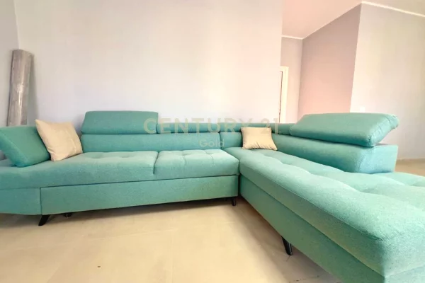 Appartamento in affitto a Tirana 2+1, Arredato