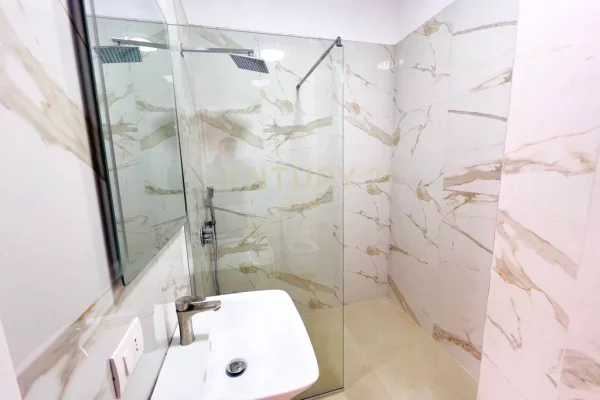 Appartamento in affitto a Tirana 2+1, Arredato