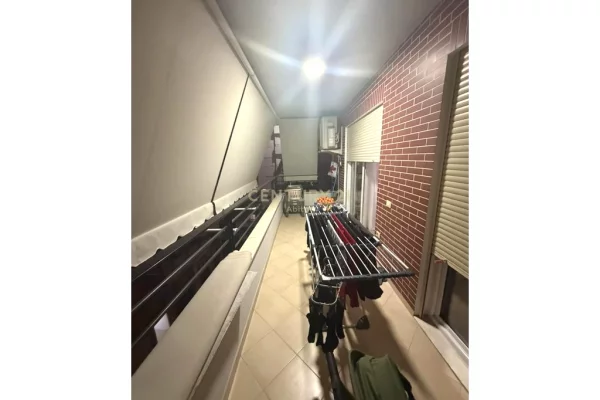 Shtepi ne shitje Apartament ne Tirane, 2+1, Mobilimi E mobiluar, Pagesa 215,000  Euro.