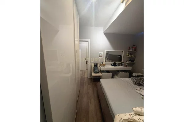Shtepi ne shitje Apartament ne Tirane, 2+1, Mobilimi E mobiluar, Pagesa 215,000  Euro.