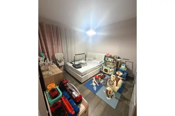 Shtepi ne shitje Apartament ne Tirane, 2+1, Mobilimi E mobiluar, Pagesa 215,000  Euro.