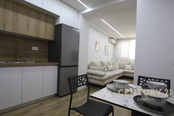 Jepet me qira apartament 1+1, tek Rruga "21 DHJETORI"! 650 € /Muaj
