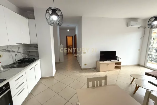 Appartamento in affitto a Tirana 2+1, Arredato