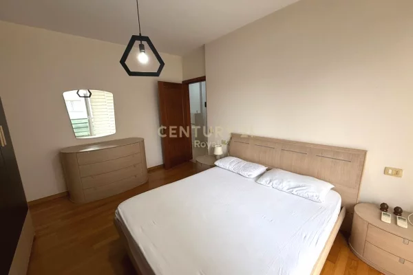 Appartamento in affitto a Tirana 2+1, Arredato