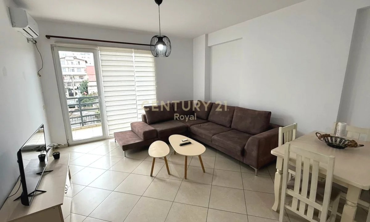 Appartamento in affitto a Tirana 2+1, Arredato