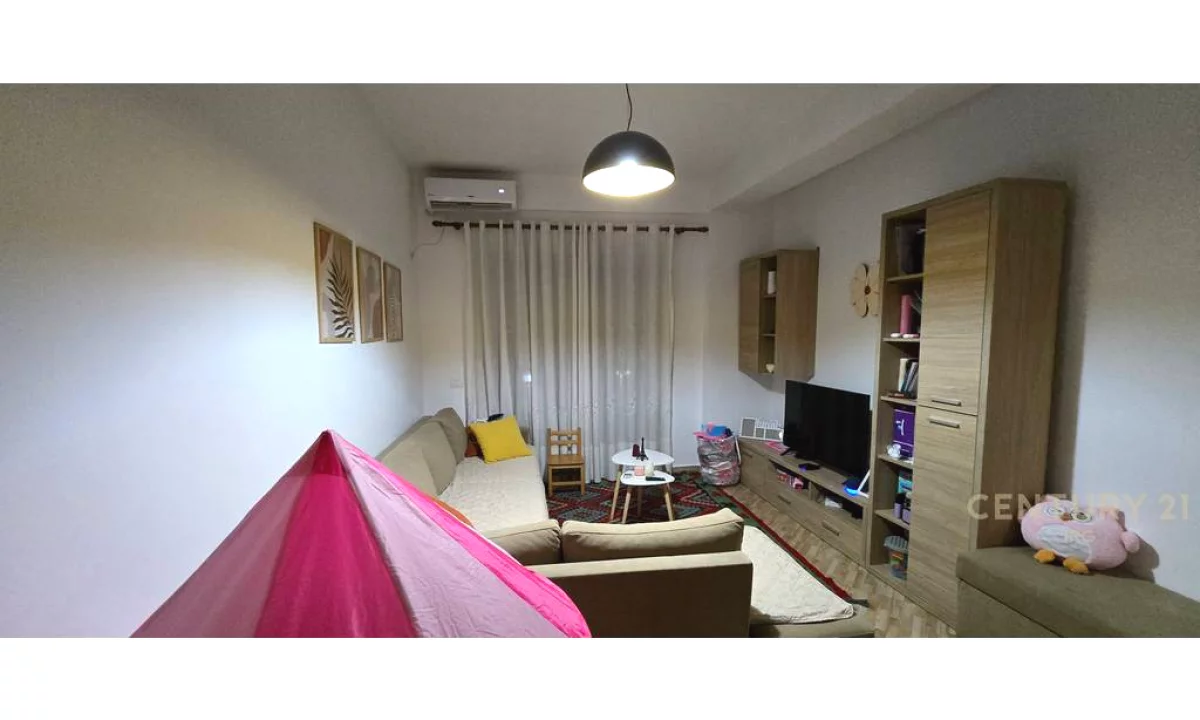 Shtepi ne shitje Apartament ne Tirane, 1+1, Mobilimi E mobiluar, Pagesa 120,000  Euro.