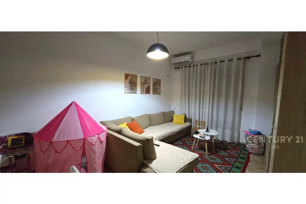 Shtepi ne shitje Apartament ne Tirane, 1+1, Mobilimi E mobiluar, Pagesa 120,000  Euro.