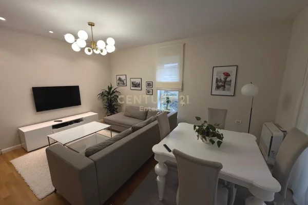 Appartamento in affitto a Tirana 2+1, Arredato