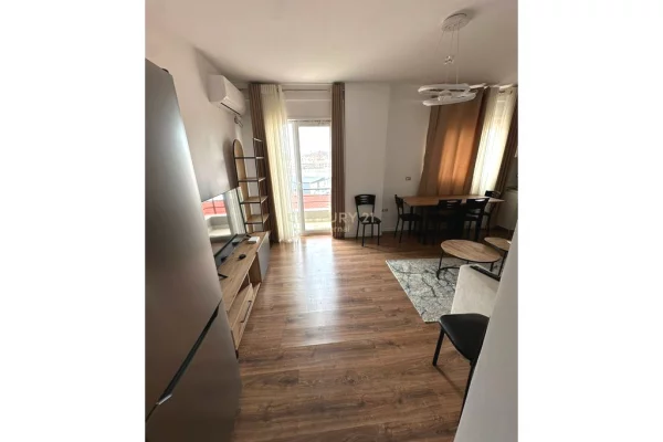 Appartamento in affitto a Tirana 2+1, Arredato