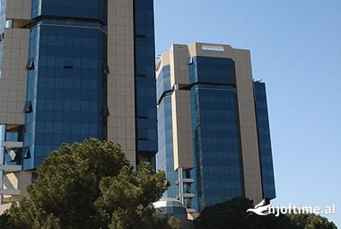 Ambiente Commerciale in Affitto 3+1 a Tirana - 600 Euro