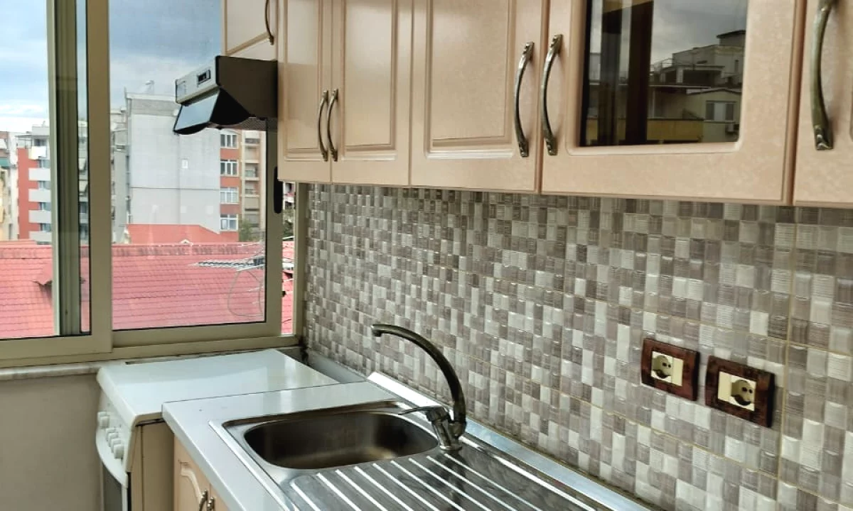 Shtepi me qera Apartament ne Tirane, 1+1, Mobilimi E mobiluar, Pagesa 330  Euro.