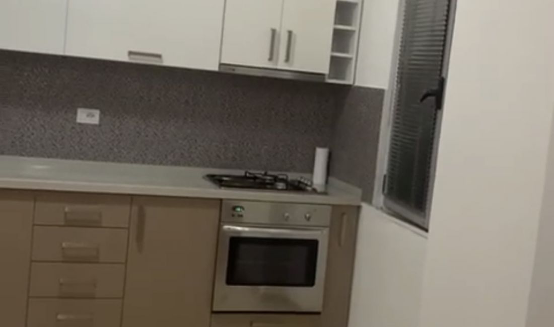 Shtepi me qera Apartament ne Tirane, 2+1, Mobilimi E mobiluar, Pagesa 40,000  Leke.
