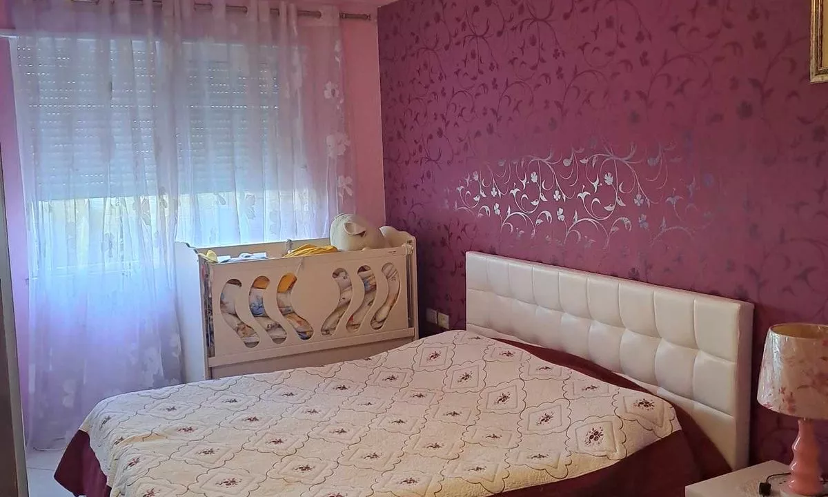 Shtepi me qera Apartament ne Tirane, 2+1, Mobilimi E mobiluar, Pagesa 40,000  Leke.