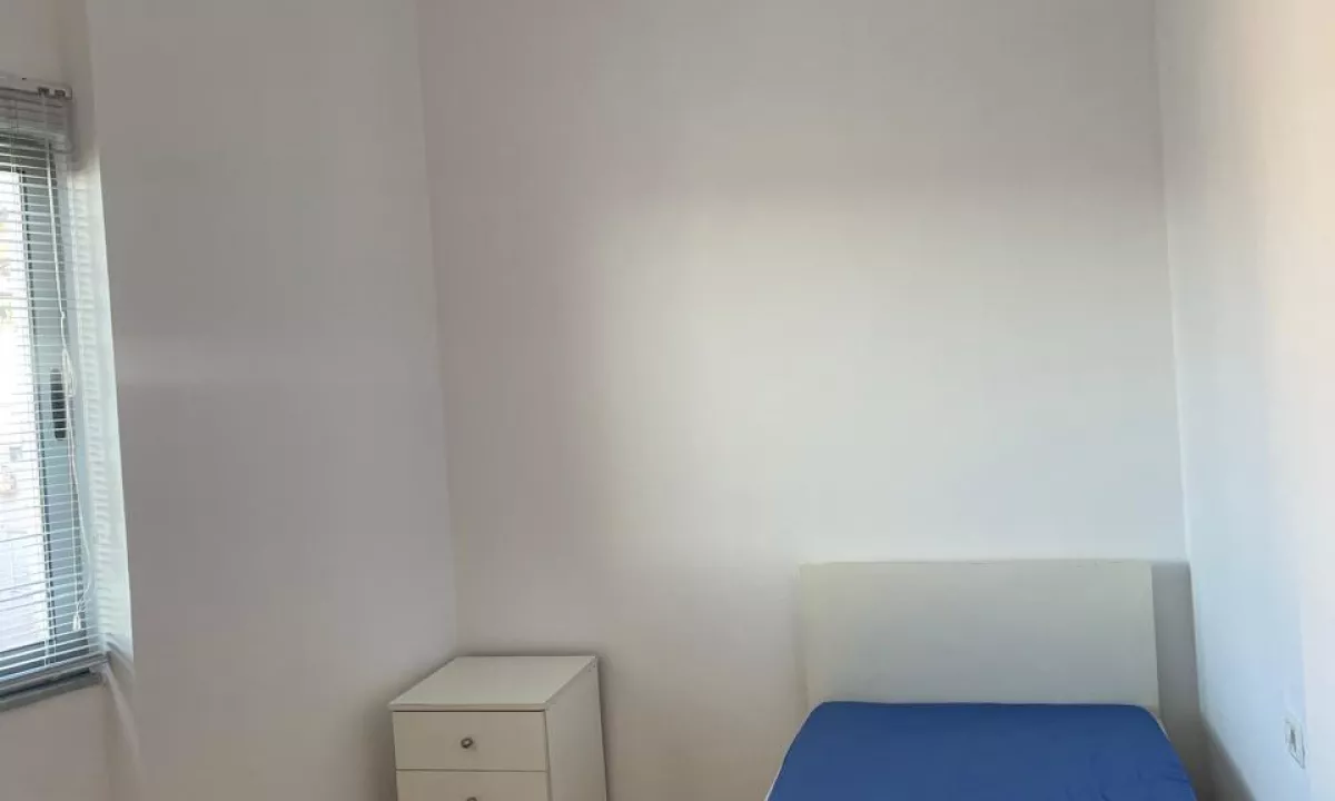 Shtepi me qera Apartament ne Tirane, 2+1, Mobilimi E mobiluar, Pagesa 400  Euro.