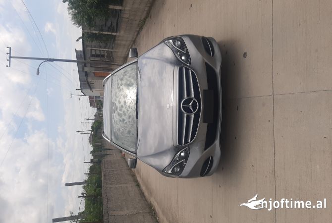 Auto in Vendita a Fier - 13,000 Euro