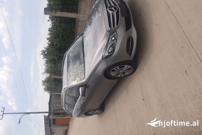 Auto in Vendita a Fier - 13,000 Euro