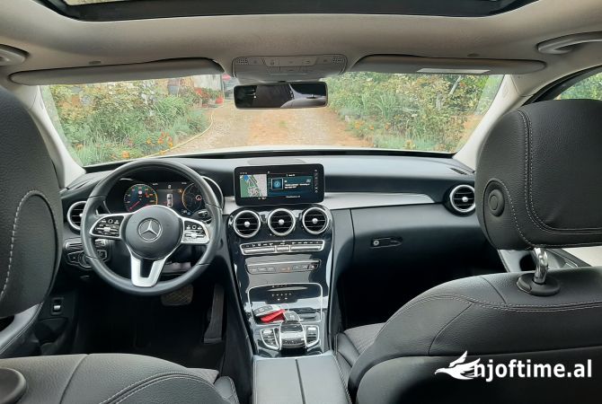 Auto in Vendita a Fier, Mercedes-Benz, 2019 Diesel,Kambio Automatik Pagamento 28,500  Euro.