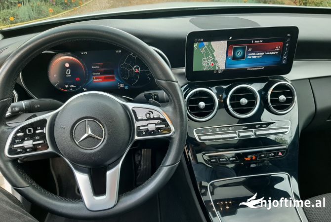 Auto in Vendita a Fier, Mercedes-Benz, 2019 Diesel,Kambio Automatik Pagamento 28,500  Euro.