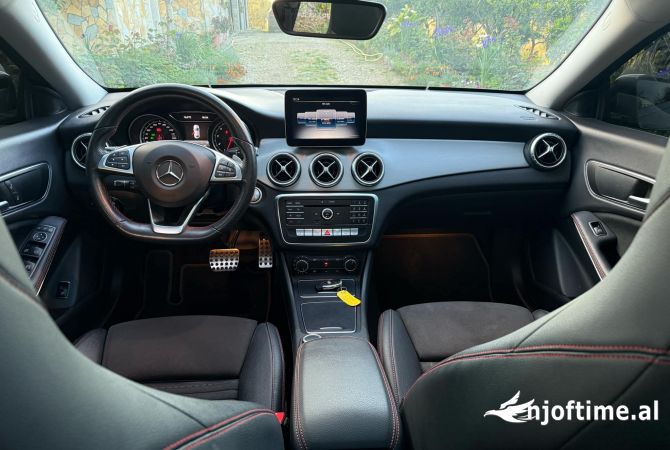 Auto in Vendita a Fier, Mercedes-Benz, 2019 Benzine,Kambio Automatik Pagamento 28,500  Euro.