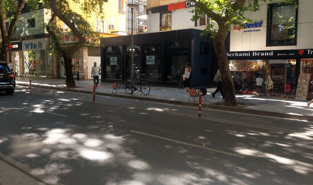 Ambient Dyqan me Qira te Myslym Shyri !!!