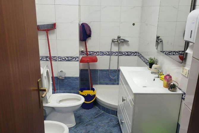 AMBIENT ZYRE PER QERA PRANE QENDRES!!!