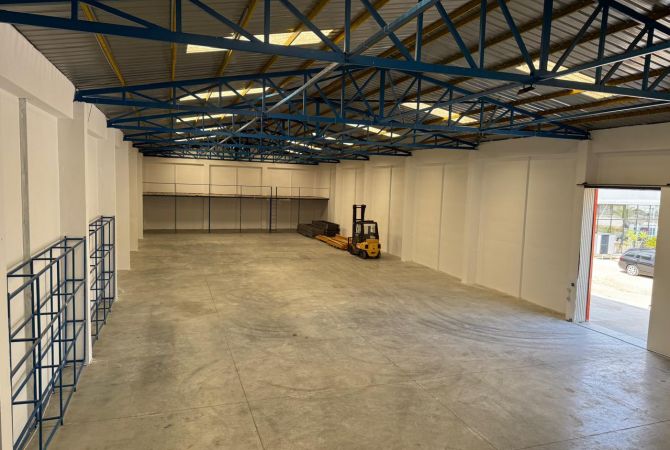 Business Property for Rent 4+1 in Tirana - 2,625 Euro