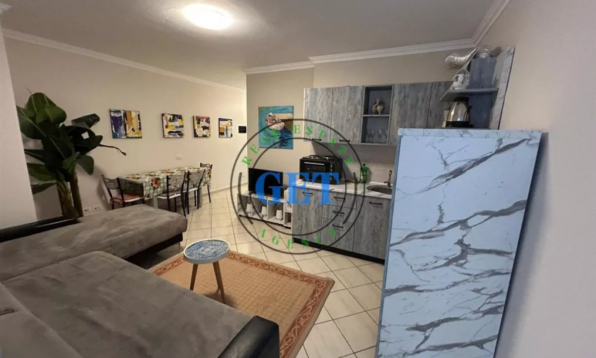 Shtepi me qera Apartament ne Durres, 2+1, Mobilimi E mobiluar, Pagesa 500  Euro.