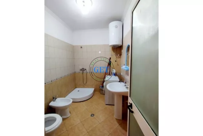 Shtepi me qera Apartament ne Durres, 2+1, Mobilimi Pjeserisht e mobiluar, Pagesa 400  Euro.