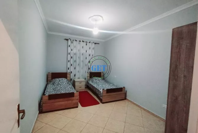 Shtepi me qera Apartament ne Durres, 2+1, Mobilimi Pjeserisht e mobiluar, Pagesa 400  Euro.