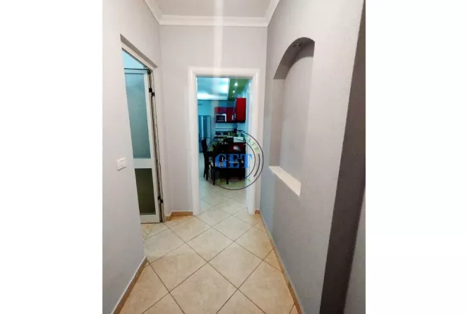 Shtepi me qera Apartament ne Durres, 2+1, Mobilimi Pjeserisht e mobiluar, Pagesa 400  Euro.