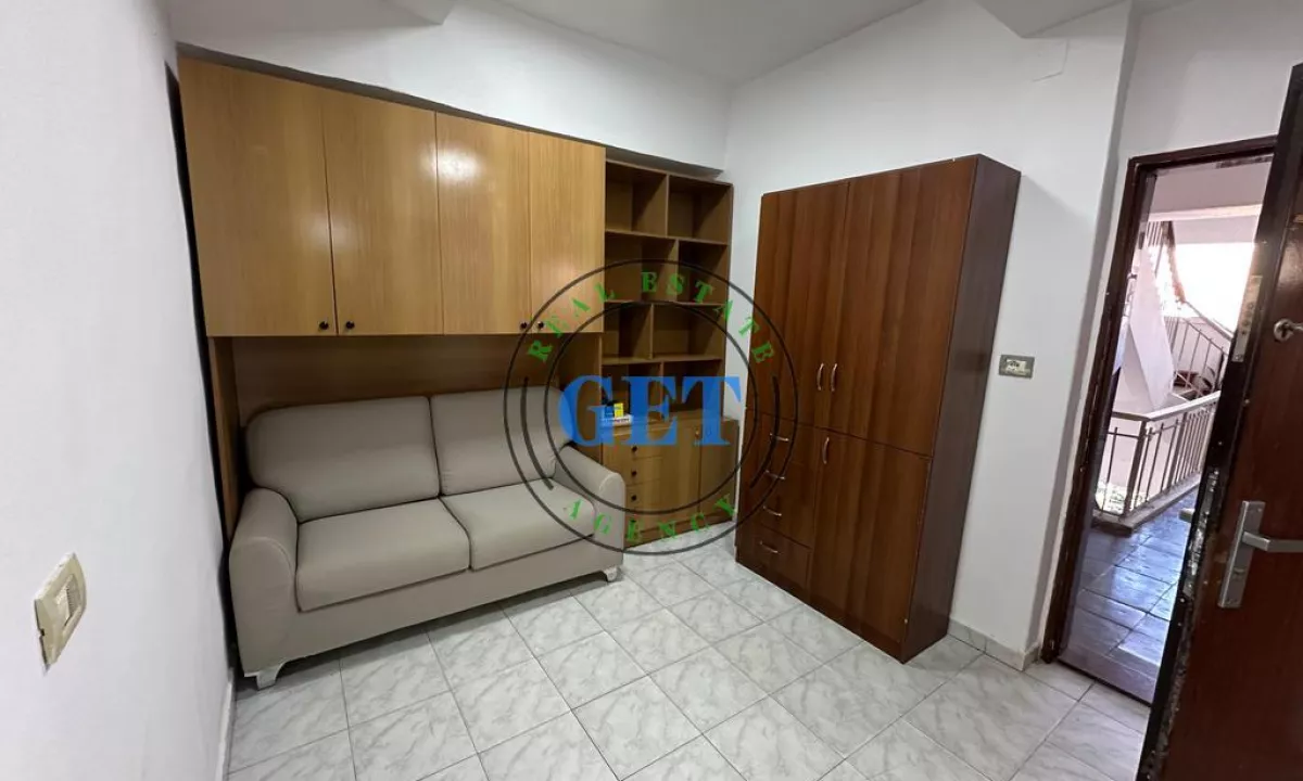 Shtepi me qera Apartament ne Durres, 1+1, Mobilimi E mobiluar, Pagesa 300  Euro.