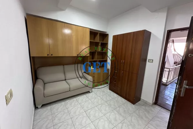 Shtepi me qera 1+1 ne Durres - 300 Euro