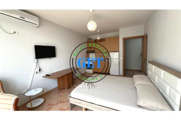 SHITET, GARSONIERE NE GOLEM, DURRES