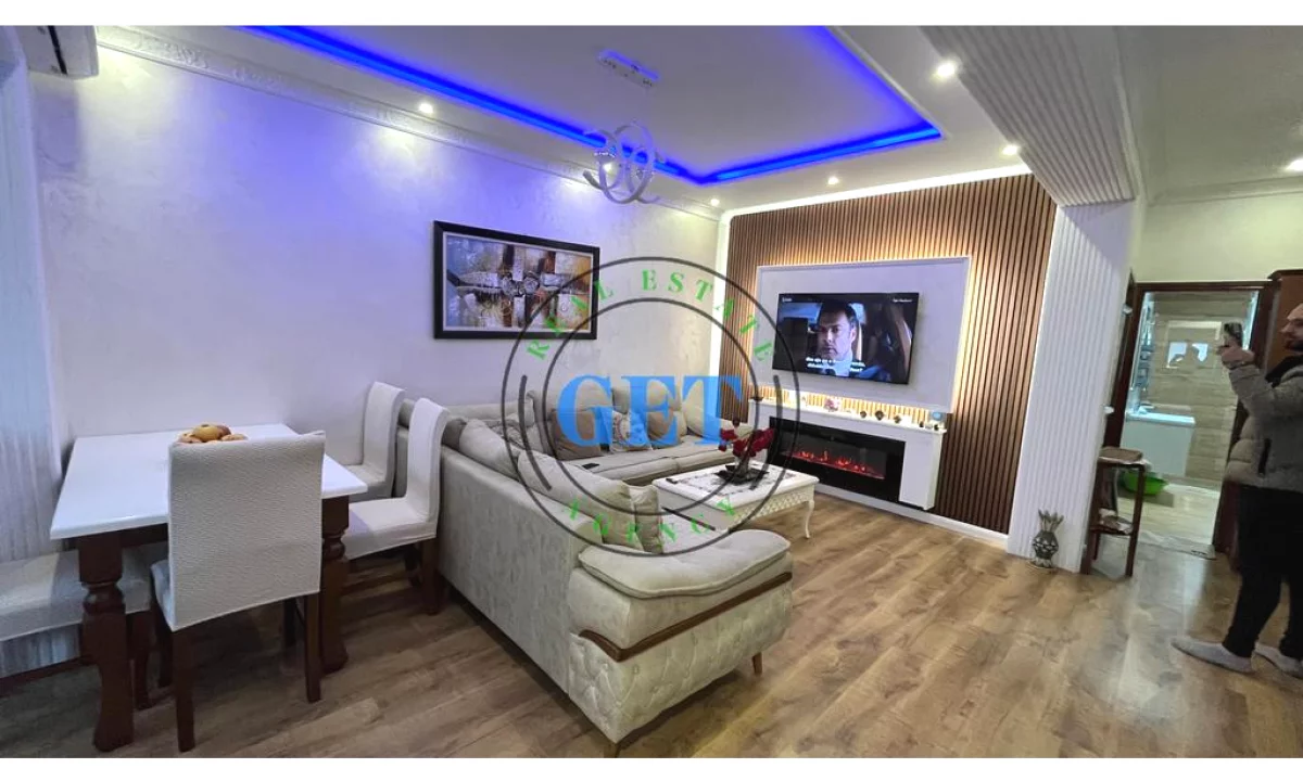 Shtepi ne shitje Apartament ne Durres, 2+1, Mobilimi E mobiluar, Pagesa 120,000  Euro.