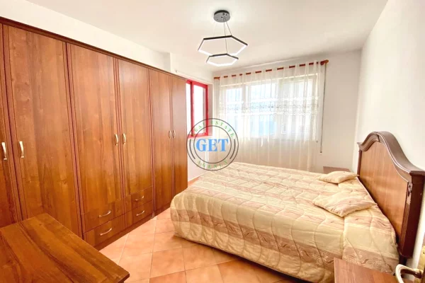 Shtepi ne shitje Apartament ne Durres, 2+1, Mobilimi E mobiluar, Pagesa 250,000  Euro.