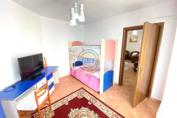 Shtepi ne shitje Apartament ne Durres, 2+1, Mobilimi E mobiluar, Pagesa 250,000  Euro.