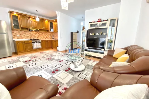 Shtepi ne shitje Apartament ne Durres, 2+1, Mobilimi E mobiluar, Pagesa 250,000  Euro.